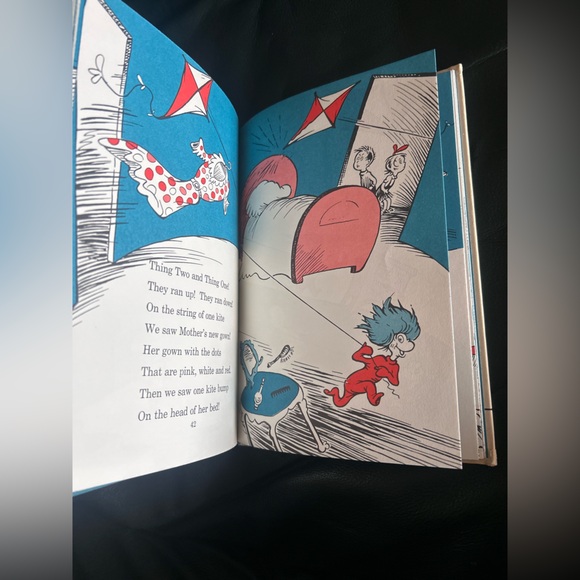 ✨Rare 1985 Dr. Seuss 'The Cat in the Hat' Book - Picture 12 of 16